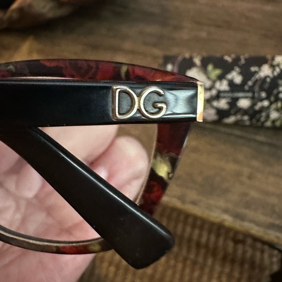 Dolce gabbana glasses frames with holder - Picture 6 of 7